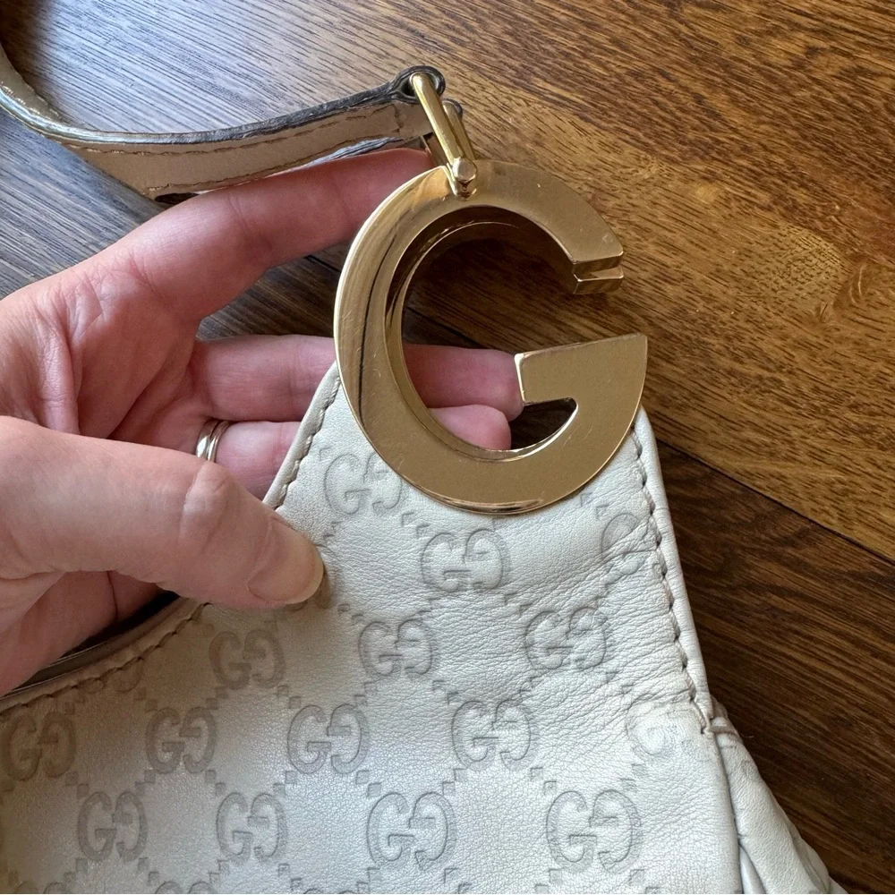 💕SOLD💕 Gucci Guccissima Ivory Leather Charlotte Hobo Bag (w/ COA) - Picture 2 of 14